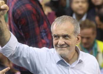 Pezeşkiyan ABD Halkına Seslendi: 'Bu Savaş Kimin Çıkarına?'