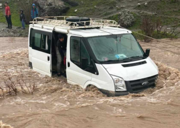 Selde Kalp Krizi! Minibüste Sıkışan Kadın Can Verdi