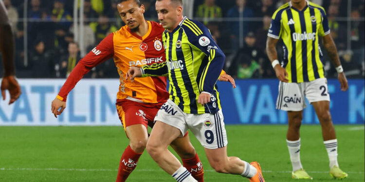 Süper Lig'in Düğümü Çözülüyor mu? Galatasaray-Fenerbahçe Maçının Muhtemel 11'leri Ortaya Çıktı