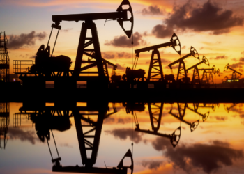 Suriye, Irak’tan Gelen Akaryakıtın Sevkiyatına Başladı