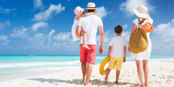 Tatilciye '30 Gün' Kalkanı... Ticaret Bakanlığı’ndan 'Paket Tur' Uyarısı: Paranızı Kaptırmayın