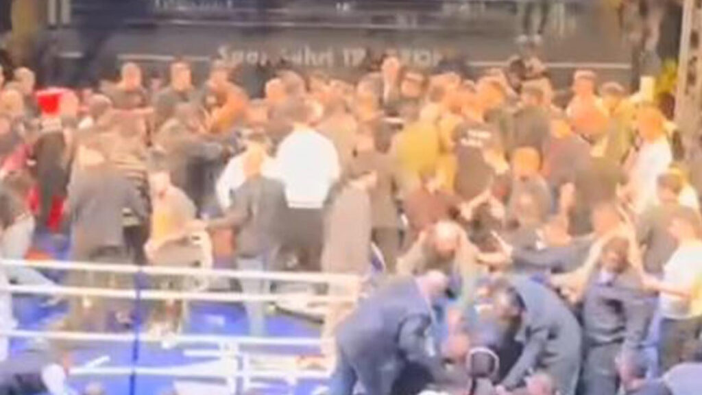 Trabzon'daki Boks Turnuvasında Meydan Muharebesi Çıktı