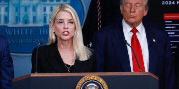Trump, Adalet Bakanı Pam Bondi'yi Görevden Aldı