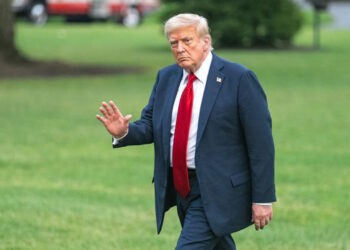 Trump'tan Bir İran Açıklaması Daha: 'Ekonomileri Çöktü, Teslim Olmak Zorundalar'