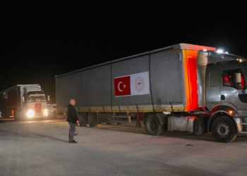 Türkiye'den İran'a Yardım Eli: 6 TIR'lık Tıbbi Malzeme Gönderiliyor