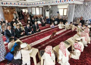 Dêrsim’de 4 yaşındaki çocuklara Kur’an konvoyu