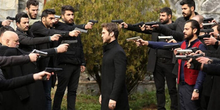 Yapı Kredi Bankası'ndan Flaş Karar: Şiddet İçerikli Dizi ve Yapımlara Reklam Verilmeyecek