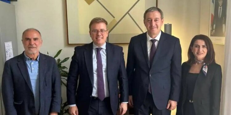 DEM Parti heyeti Fransa’da diplomatik temaslarda bulundu