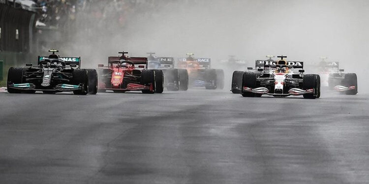 Yıldızlar Yeniden İstanbul’da: Formula 1 İçin İmzalar Dolmabahçe’de Atılıyor