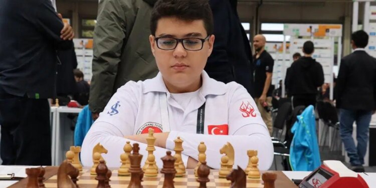Anaokulunda başlayan serüven dünya rekoruyla taçlandı: GM Yağız Kaan Erdoğmuş kimdir?