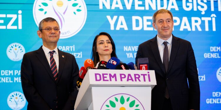 Özgür Özel’den siyasi parti turu: Yarın DEM Parti Eş Genel Başkanları’yla görüşecek