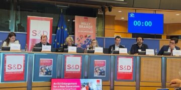 DEM Parti Gençliği Brüksel’de konuştu: Demokratikleşme için süreç fırsattır