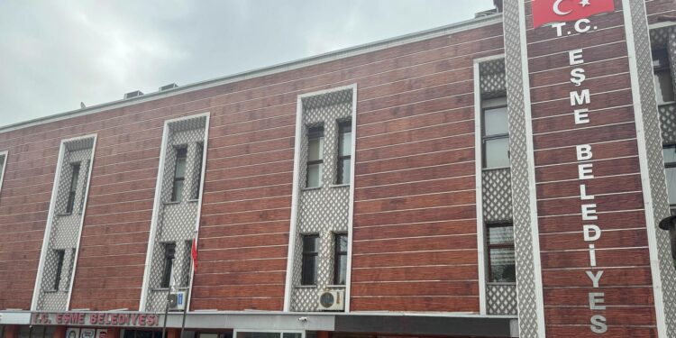 CHP’li Eşme Belediye Başkanı görevden uzaklaştırıldı