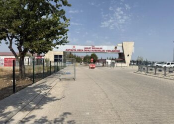 Açlık grevindeki tutsaklar hastanede: 4 aile üyesi gözaltına alındı