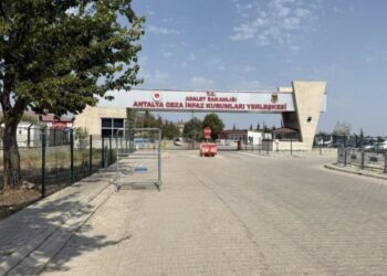 ‘Kuyu tipi’ne karşı açlık grevine giren 3 tutsağın talepleri kabul edildi