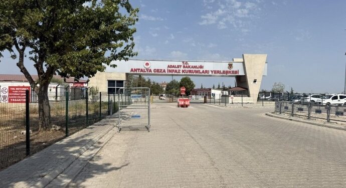 ‘Kuyu tipi’ne karşı açlık grevine giren 3 tutsağın talepleri kabul edildi