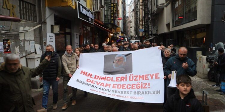 Hopa’da Aksu’nun tutuklanması protesto edildi: Bir milim geri adım atmayacağız