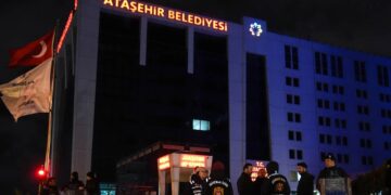 Ataşehir Belediyesi’ne operasyon: Belediye Başkanı dahil 18 kişi gözaltına alındı