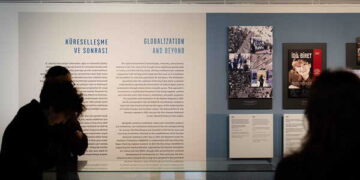 “Yüzyılın İzleri: Koç Topluluğu” sergisi açıldı