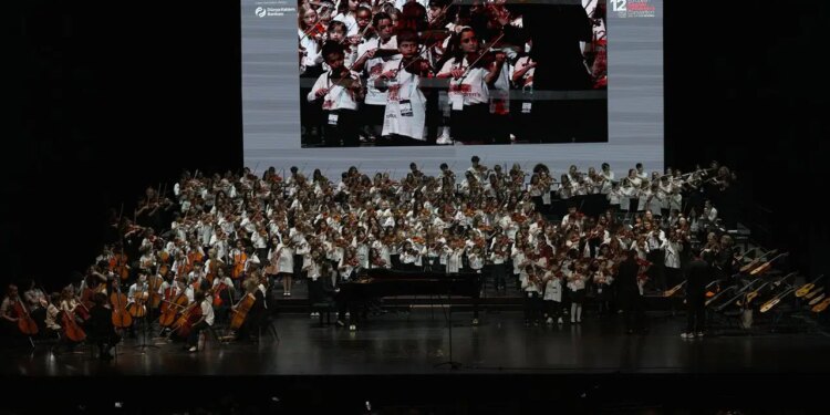 İstanbul’da 29 ülkenin müzisyen çocukları buluştu