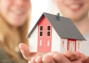 Z kuşağı ‘Amerikan Rüyası’nı güncelliyor: Evlilik rafa kalktı, tek başına ev sahipliği rekor kırdı