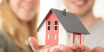 Z kuşağı ‘Amerikan Rüyası’nı güncelliyor: Evlilik rafa kalktı, tek başına ev sahipliği rekor kırdı