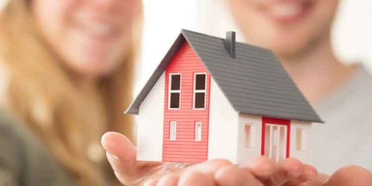 Z kuşağı ‘Amerikan Rüyası’nı güncelliyor: Evlilik rafa kalktı, tek başına ev sahipliği rekor kırdı