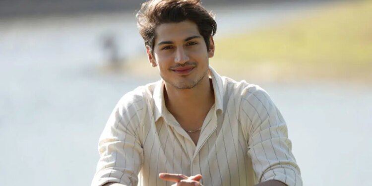 Ünlü oyuncu Oktay Çubuk’un yurtdışı tatilinde kalbi durdu: Yoğun bakımda!