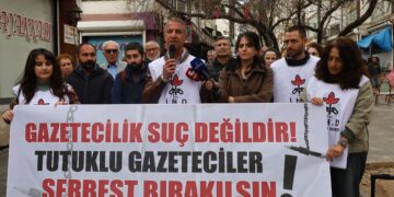 Gazeteci Berk’in duruşmasına çağrı: Toplumun haber alma hakkı yargılanıyor