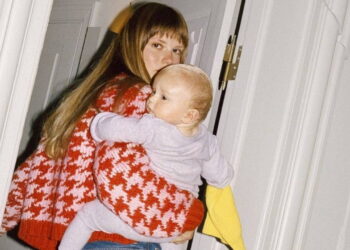 Modern anneliğin görünmeyen yükü: Y kuşağı anneleri neden daha kırgın ve tükenmiş?