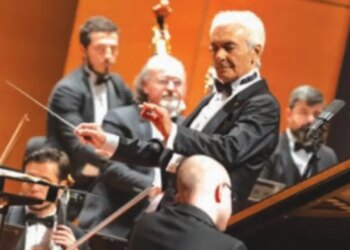 BİFO, Gürer Aykal yönetiminde Saygun çaldı