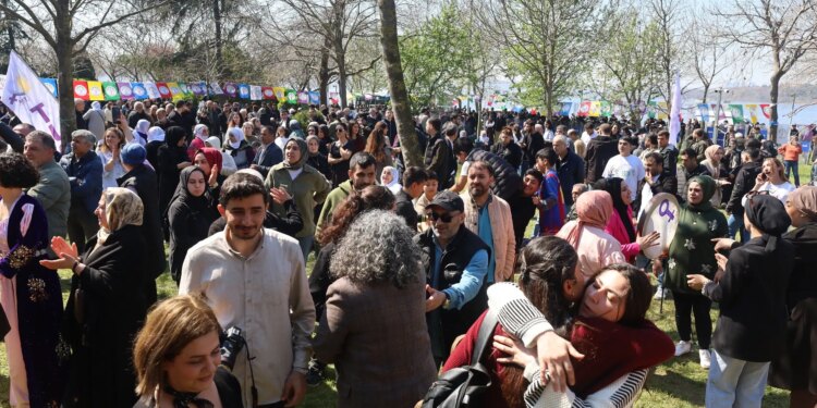İstanbul’da 4 Nisan etkinliği: Kürtlerin statüsü tarihsel bir zorunluluk
