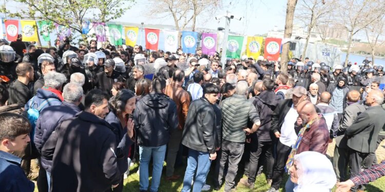 İstanbul’da 4 Nisan pikniğine polis saldırısı: Sebahat Tuncel gözaltına alındı