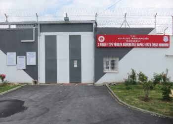 Tutsak Aba’ya gönderilen Kürtçe kitap için 5 bin TL ‘çeviri ücreti’ istendi