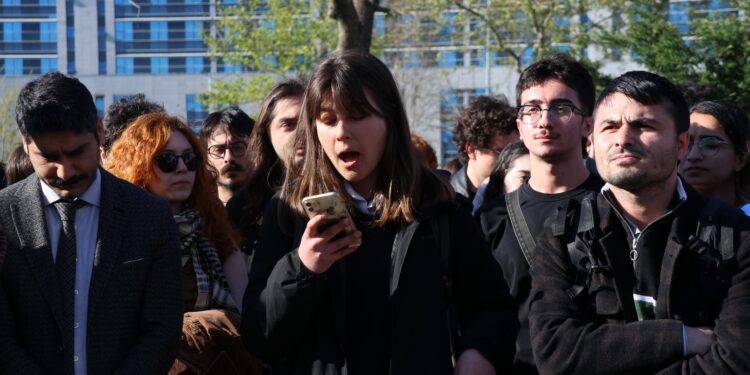 İlayda Zorlu için eylemde 79 gözaltı: Öğrenciler adliye önünde açıklama yaptı