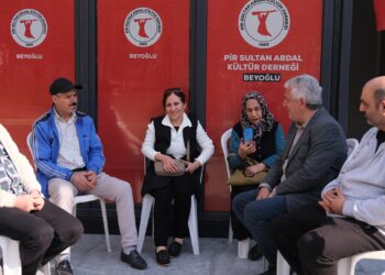 Beyoğlu’nda cemevi nöbeti: Kendimize ait ibadethane istiyoruz
