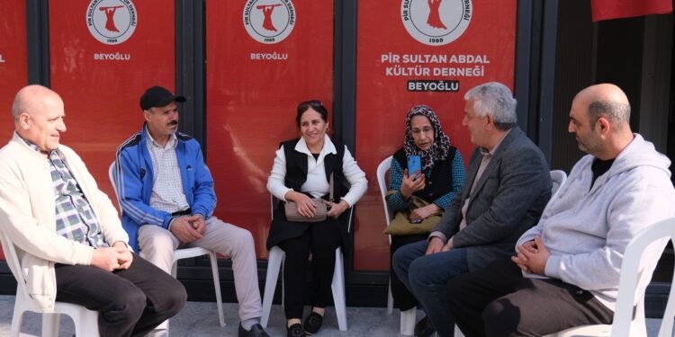 Beyoğlu’nda cemevi nöbeti: Kendimize ait ibadethane istiyoruz