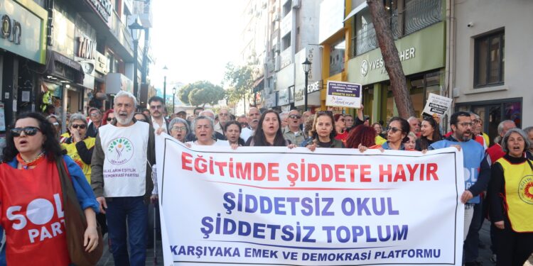 Karşıyaka’da okul saldırıları protestosu: Milli Eğitim Bakanı derhal istifa etmeli