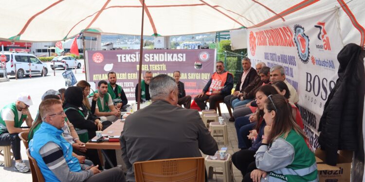 DEM Parti ve HDK’den işçilere 1 Mayıs ziyareti