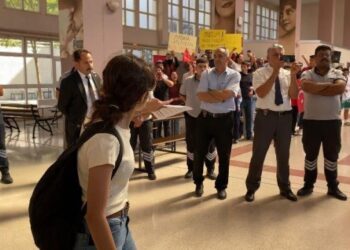 İzmir’de gözaltına alınan üniversite öğrencileri serbest bırakıldı