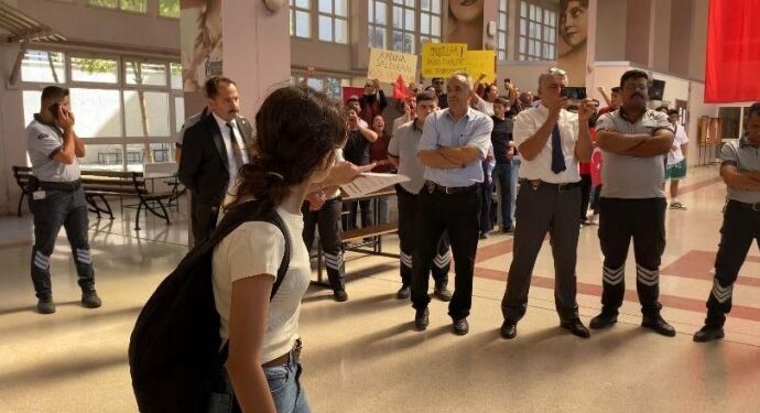 İzmir’de gözaltına alınan üniversite öğrencileri serbest bırakıldı