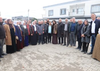  33 yıl sonra tahliye edilen Ramazan Kıran’a Derik’te kitlesel ziyaret