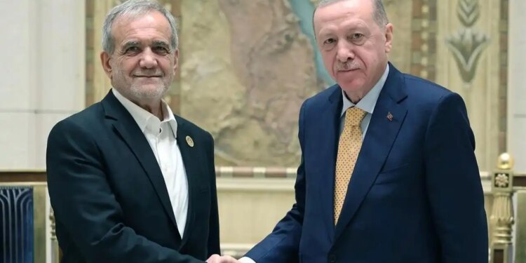 Erdoğan ile Pezeşkiyan telefonda görüştü