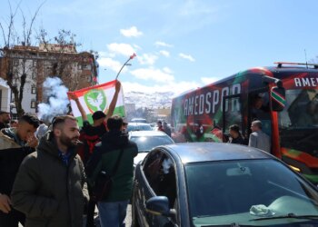 Mûş’ta coşkuyla karşılanan Amedspor, halaylarla Amed’e uğurlandı