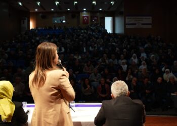 Meral Danış Beştaş: Anadilinde eğitim hakkı için mücadeleyi yükseltelim