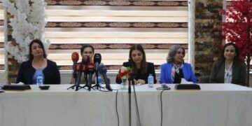 Îlham Ehmed ve Şam yetkilileri, kadınların kurumsal entegrasyonu gündemi ile toplandı