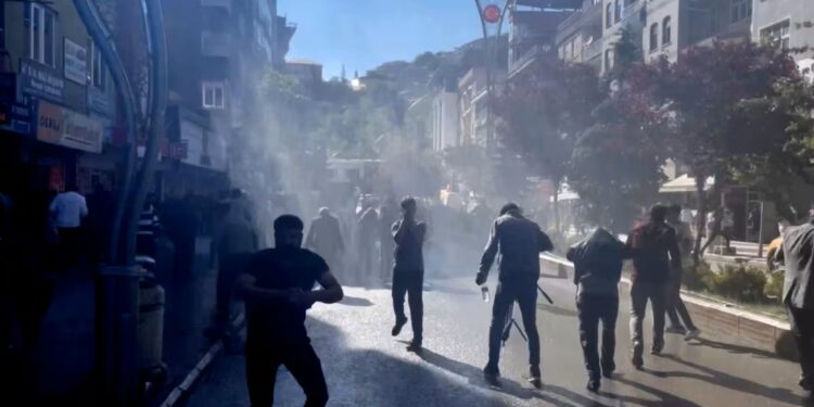 İrade gaspını protesto eden 17 gence 51 yıl hapis cezası