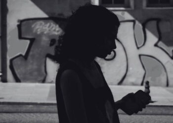 Telefon boynu sendromu tehlikesi yükseliyor