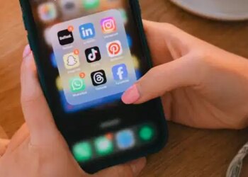 YouTube ve TikTok, çocuklar için yeterince güvenli değil