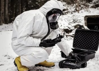 Nükleer felaketlerde robotik devrim: Japon bilim insanları radyasyona meydan okuyan Wi-Fi çipi geliştirdi